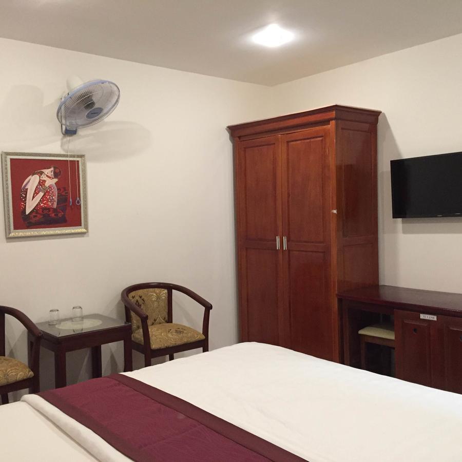 Huy Hoang 1 Hotel ホーチミン市 エクステリア 写真